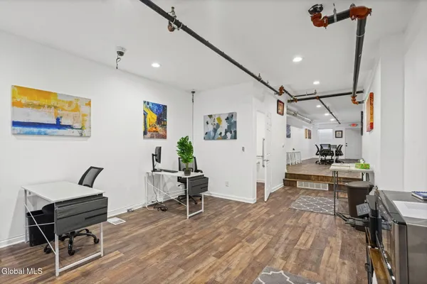 $1,650 | 402 Broadway, Unit 1, Albany, NY 12207