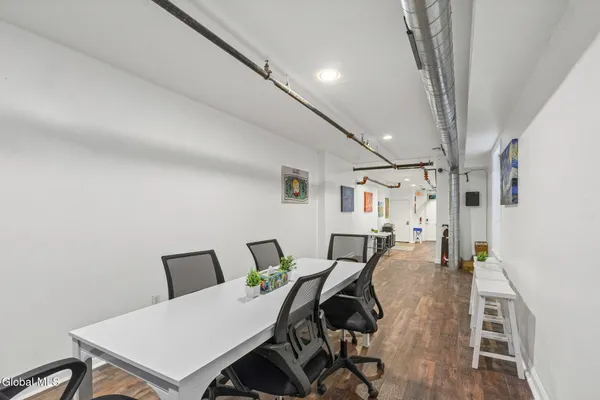 $1,650 | 402 Broadway, Unit 1, Albany, NY 12207