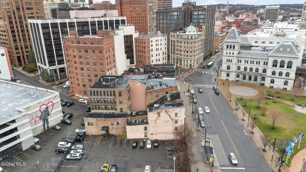 $1,650 | 402 Broadway, Unit 1, Albany, NY 12207