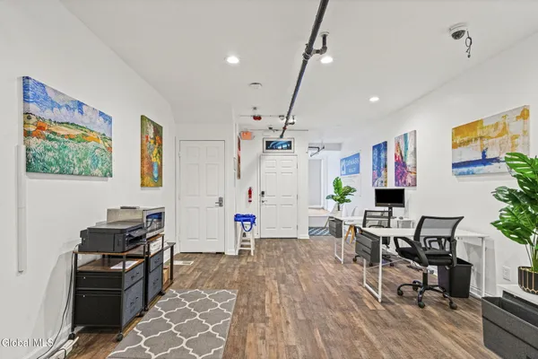 $1,650 | 402 Broadway, Unit 1, Albany, NY 12207