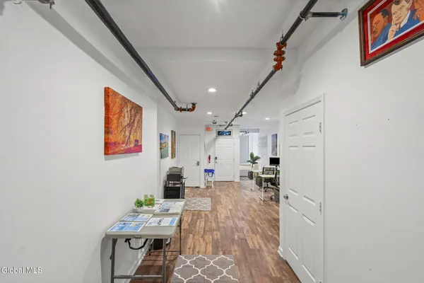 $1,650 | 402 Broadway, Unit 1, Albany, NY 12207