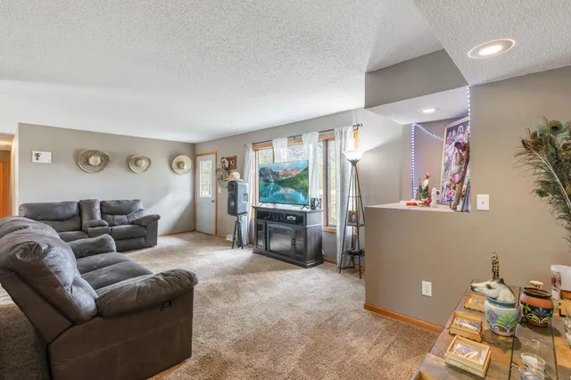 $499,900 | 18773 160th Avenue, Milaca, MN 56353