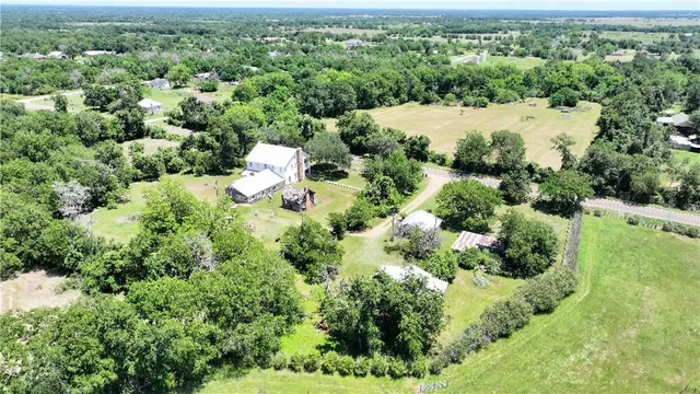 $738,000 | 312 Farm To Market 391, Hearne, TX 77859
