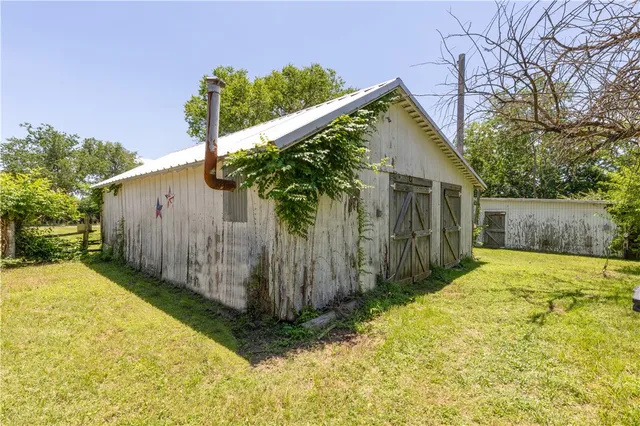 $738,000 | 312 Farm To Market 391, Hearne, TX 77859