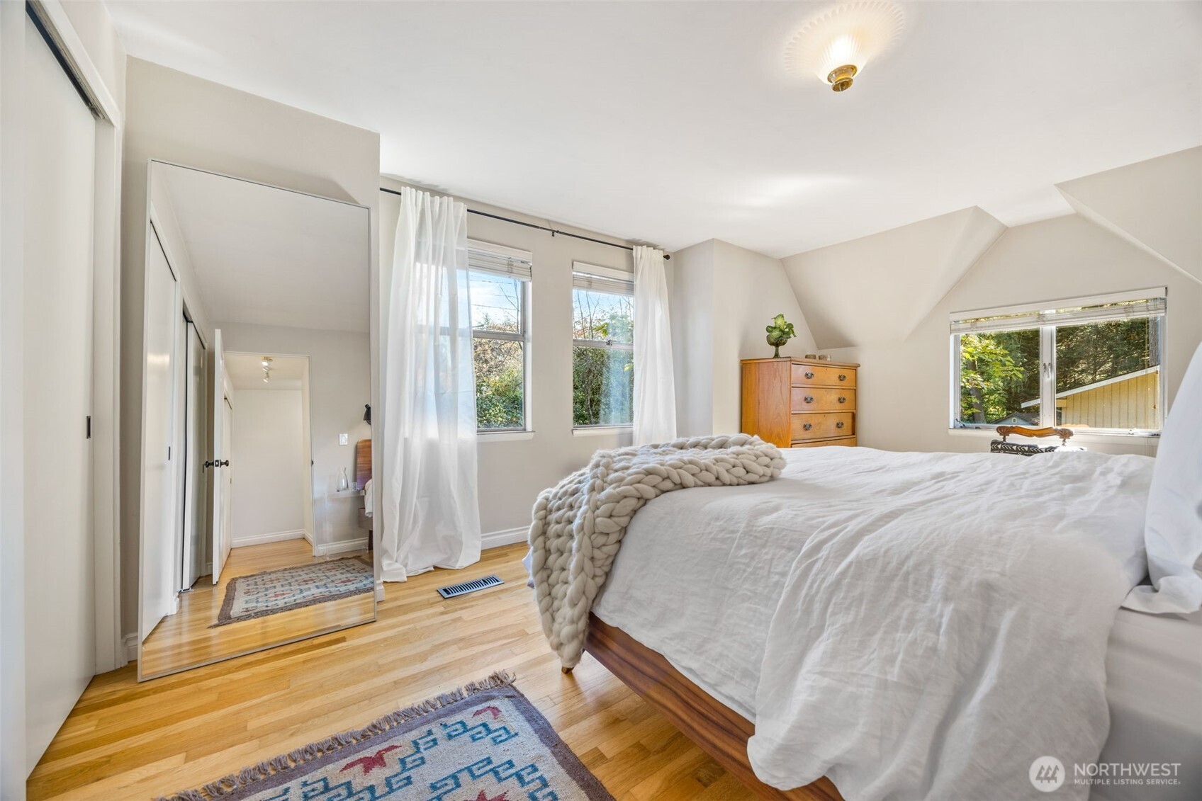 13526 Sherman Road Northwest Seattle, WA 98177 - Photo 22 of 40 Gallery Image 22