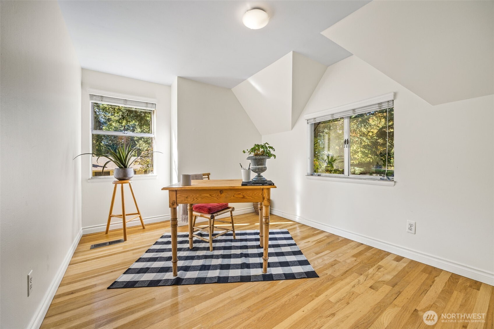 13526 Sherman Road Northwest Seattle, WA 98177 - Photo 26 of 40 Gallery Image 26