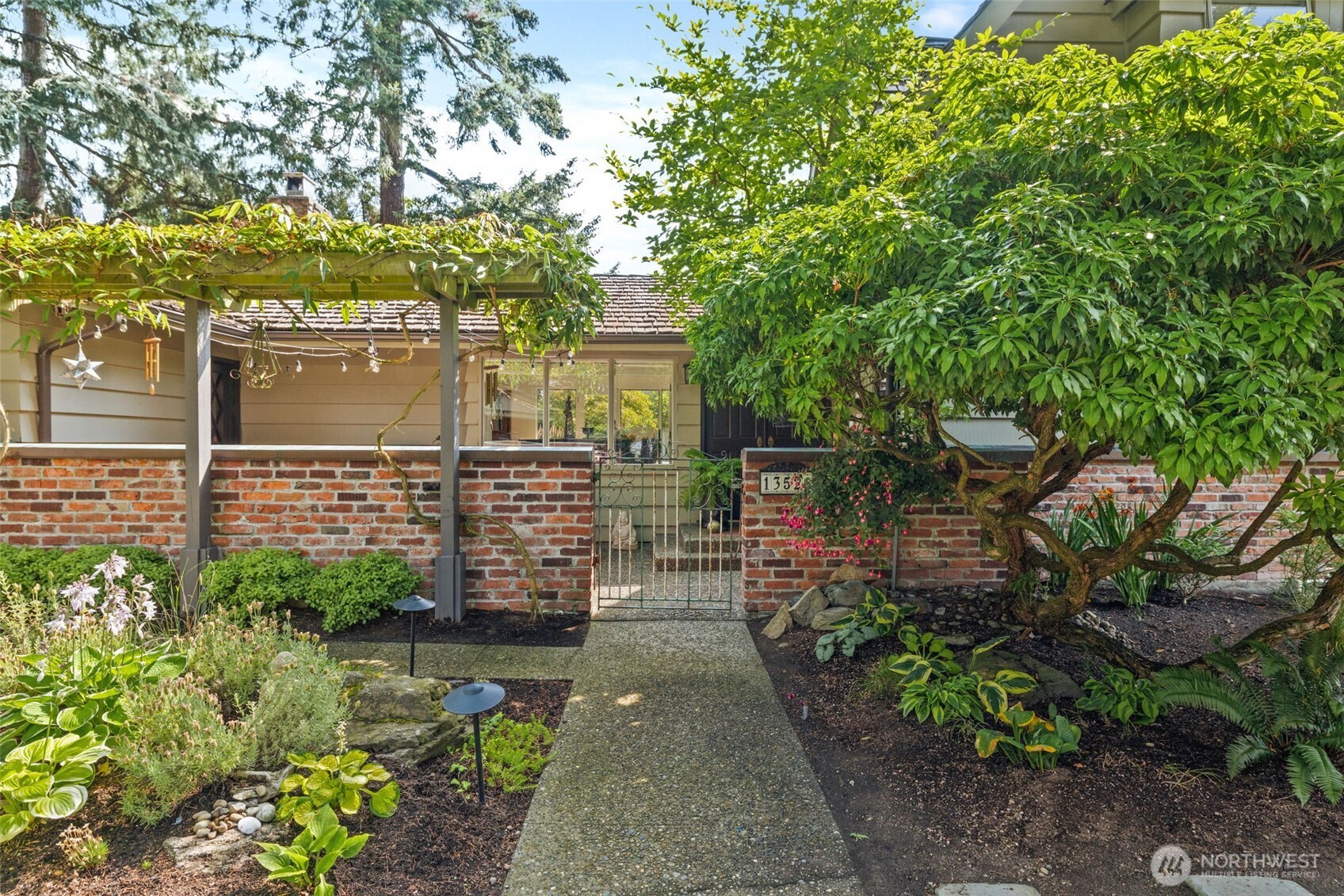 13526 Sherman Road Northwest Seattle, WA 98177 - Photo 5 of 40 Gallery Image 5