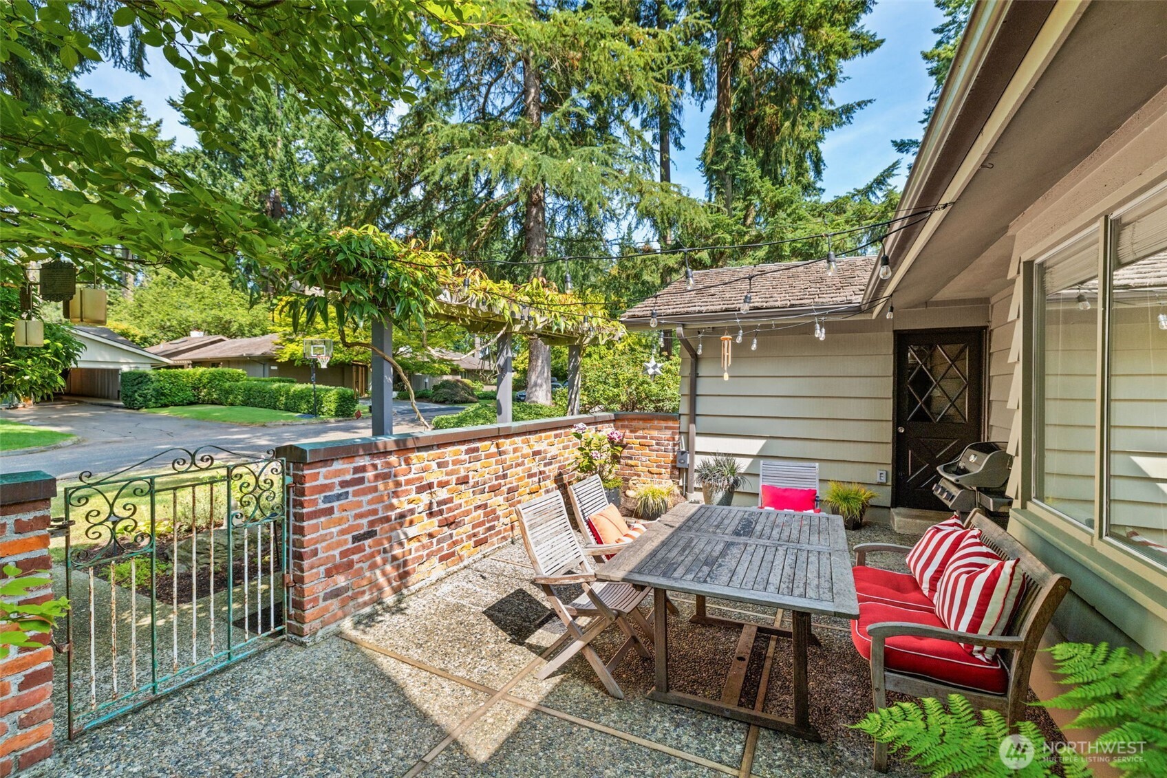13526 Sherman Road Northwest Seattle, WA 98177 - Photo 7 of 40 Gallery Image 7