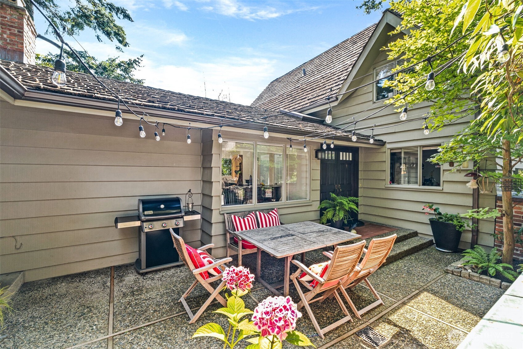 13526 Sherman Road Northwest Seattle, WA 98177 - Photo 8 of 40 Gallery Image 8
