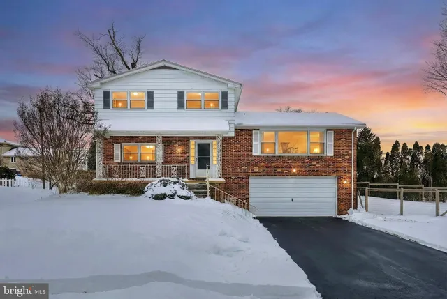 $348,900 | 470 Cortleigh Drive, York, PA 17402