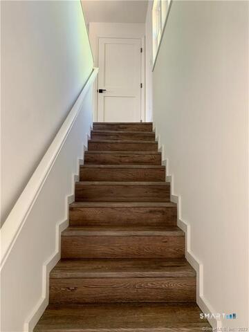 421 Shelton Road Trumbull, CT 06611 - Photo 30 of 35