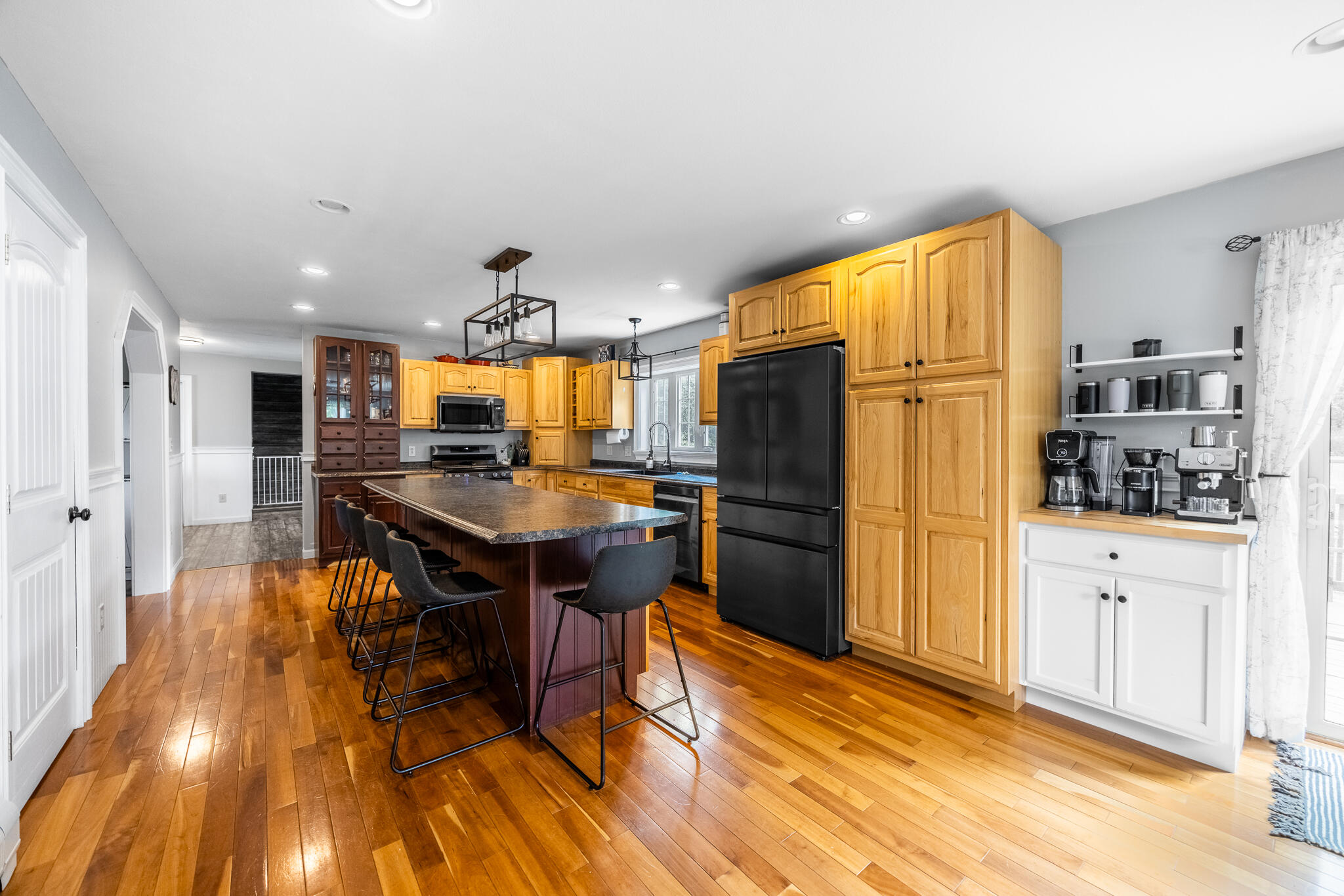 400 Enfield Road Lincoln, ME 04457 - Photo 24 of 44 Lincoln Interiors-10