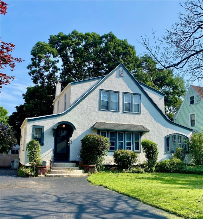 256 Scholfield Road Irondequoit, NY 14617 - Photo 2 of 32