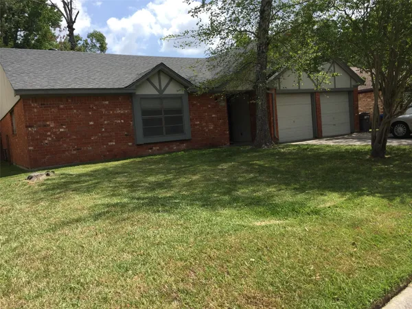 $1,725 | 5811 Woodmancote Drive, Humble, TX 77346