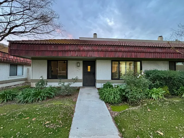 $315,000 | 4902 North Sequoia Drive, Unit 104, Fresno, CA 93705