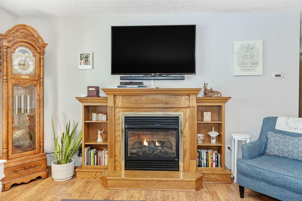 261 Goose Pond Road, Unit B Newark, OH 43055 - Photo 9 of 55 6-LivingRoom
