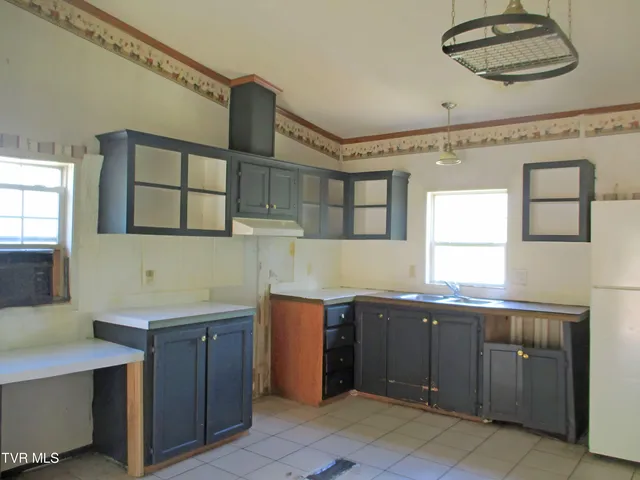 $54,900 | 6927 Moccasin Valley Road, Lebanon, VA 24266