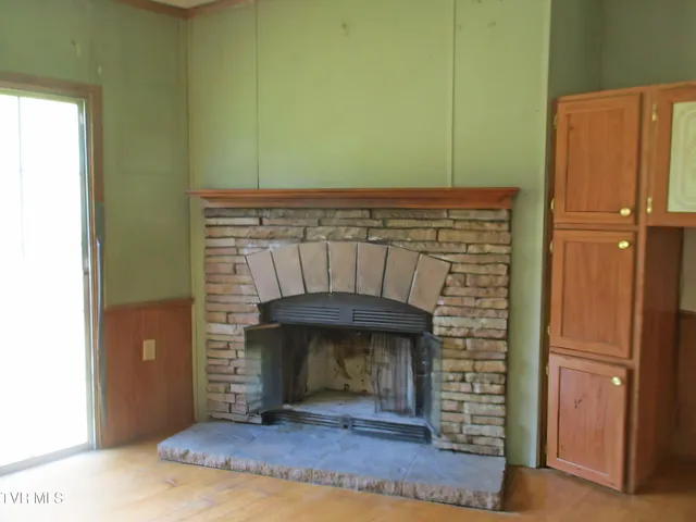 $54,900 | 6927 Moccasin Valley Road, Lebanon, VA 24266