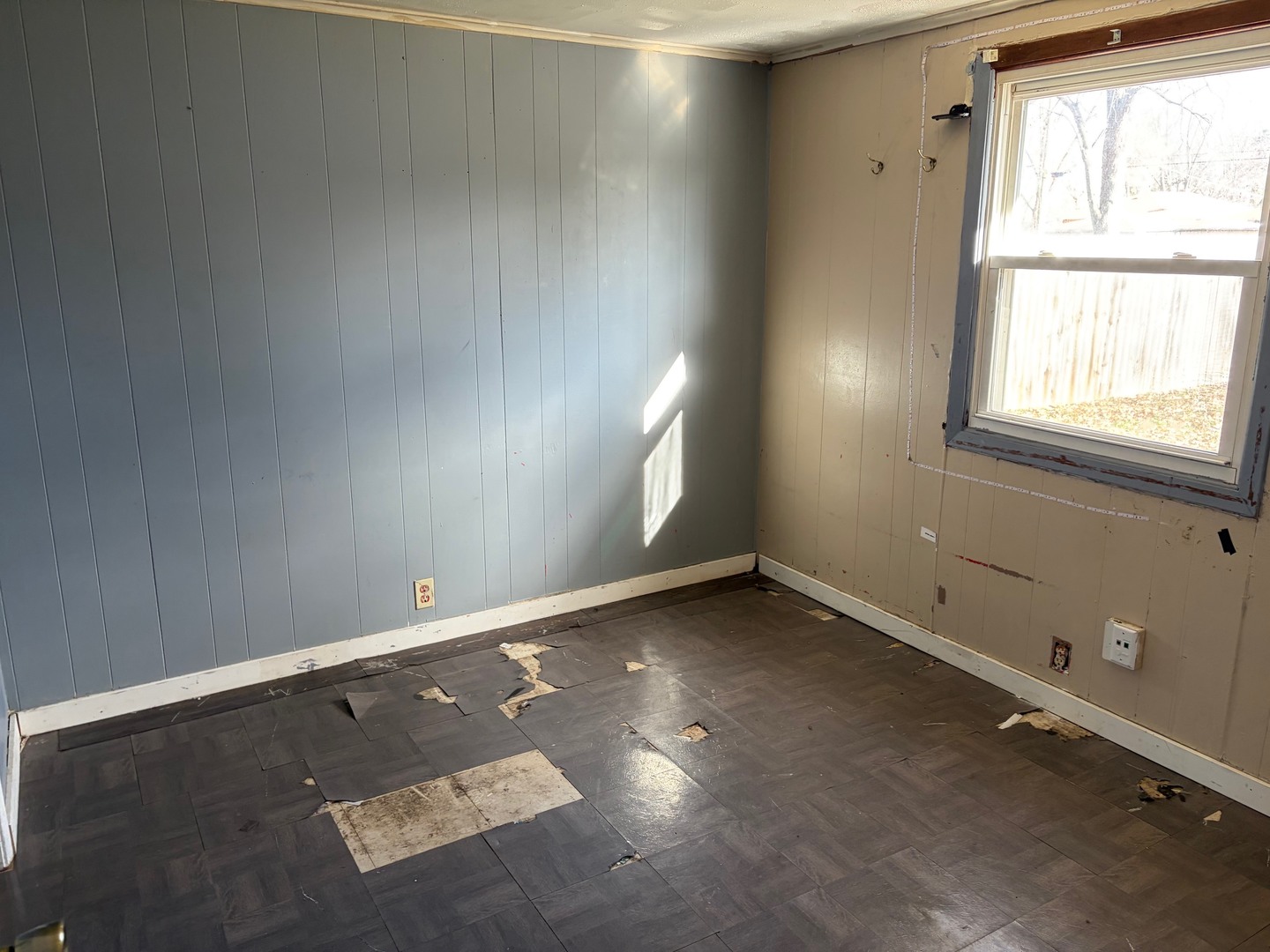 3543 William Street Steger, IL 60475 - Photo 14 of 21 an empty room with a window