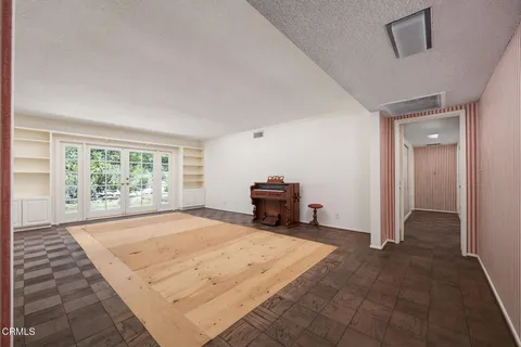 $1,899,000 | 1349 El Vago Street, La Canada Flintridge, CA 91011