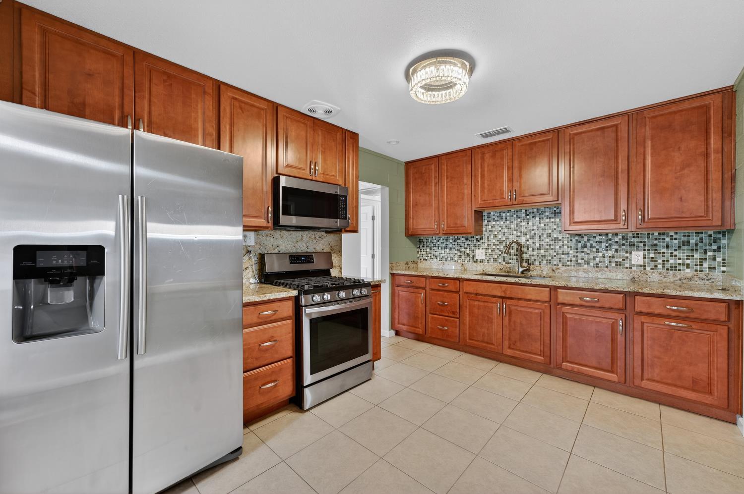 3009 Howe Avenue Sacramento, CA 95821 - Photo 11 of 33