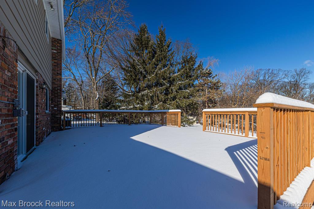 2528 Rambling Way Bloomfield Hills, MI 48302 - Photo 7 of 31