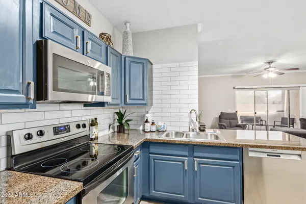 $2,000 | 16013 South Desert Foothills Parkway, Unit 1033, Phoenix, AZ 85048