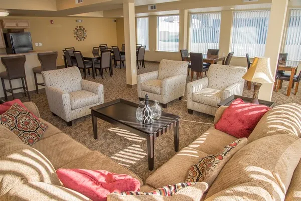 $1,415 | 25 Harbour Way, Richmond, CA 94801