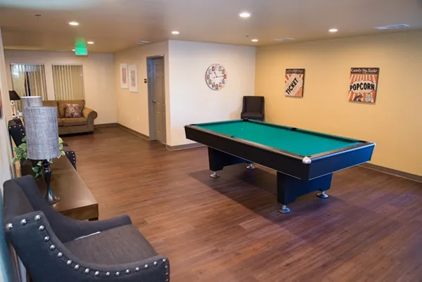 $1,415 | 25 Harbour Way, Richmond, CA 94801