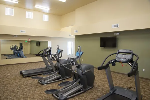 $1,415 | 25 Harbour Way, Richmond, CA 94801