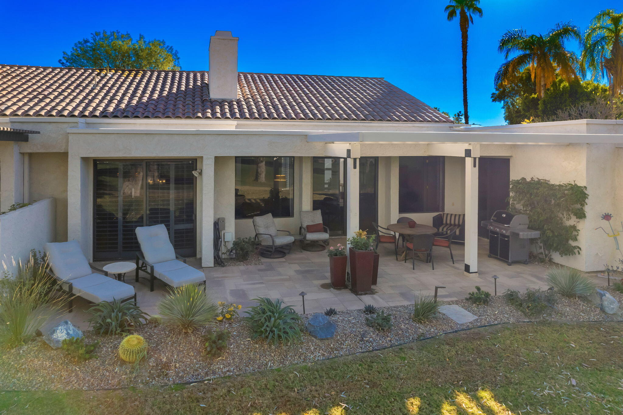 726 Inverness Drive Rancho Mirage, CA 92270 - Photo 3 of 37 5-web-or-mls-JBInverness_2023_005