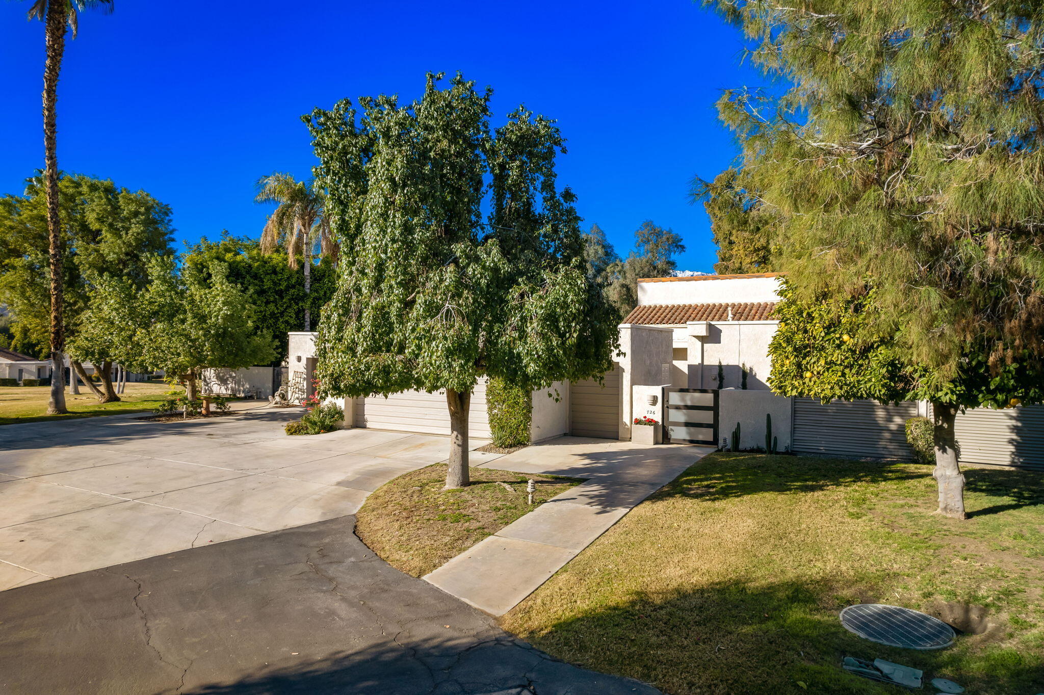 726 Inverness Drive Rancho Mirage, CA 92270 - Photo 4 of 37 1-web-or-mls-JBInverness_2023_001