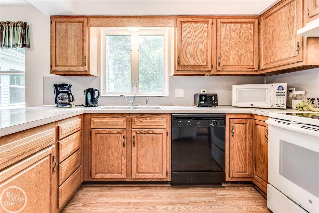 2950 Michigan Road Port Huron, MI 48060 - Photo 19 of 44 50053128-18.JPG