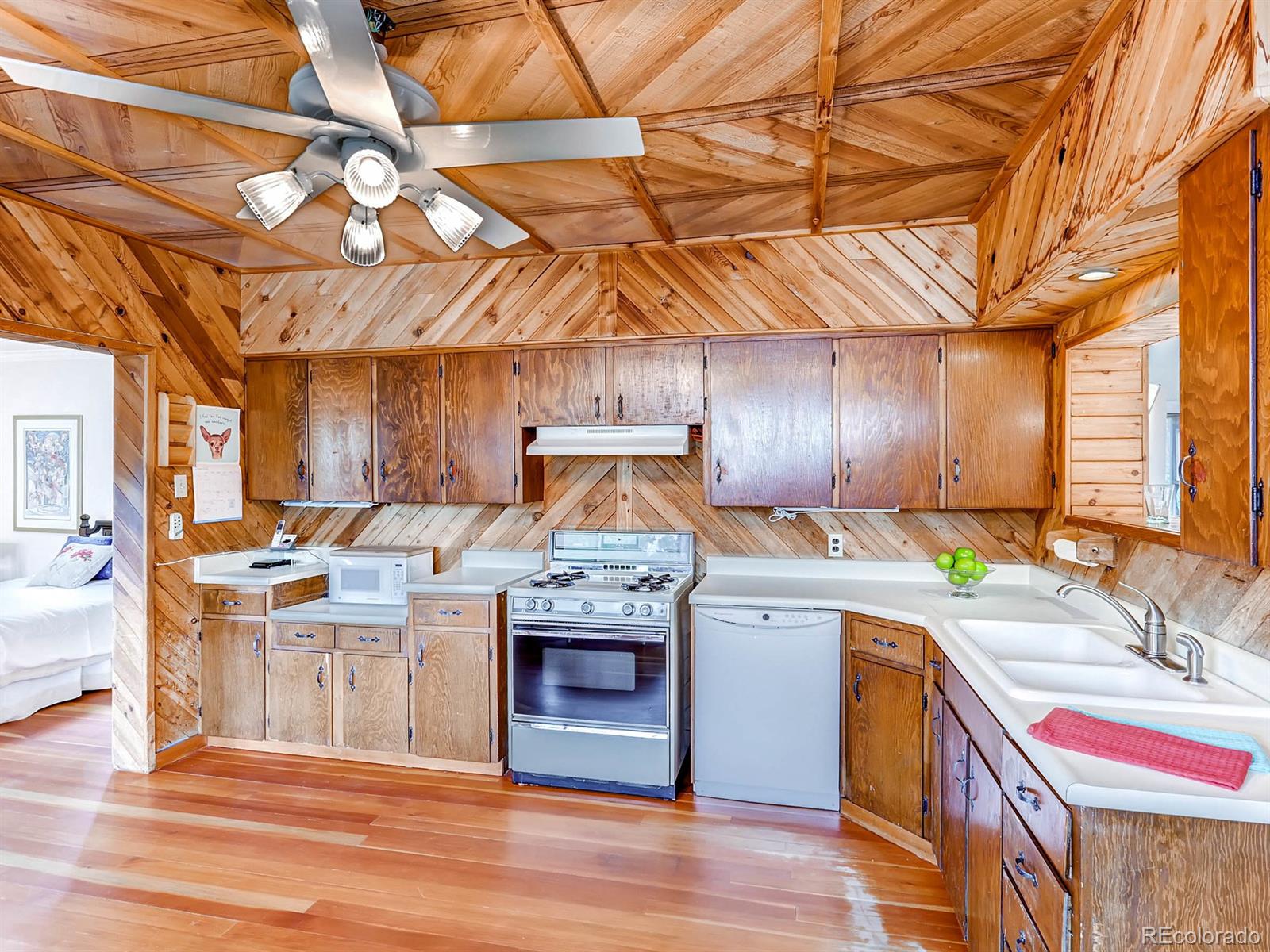 2890 Reed Street Wheat Ridge, CO 80033 - Photo 11 of 28 Gallery Image 11