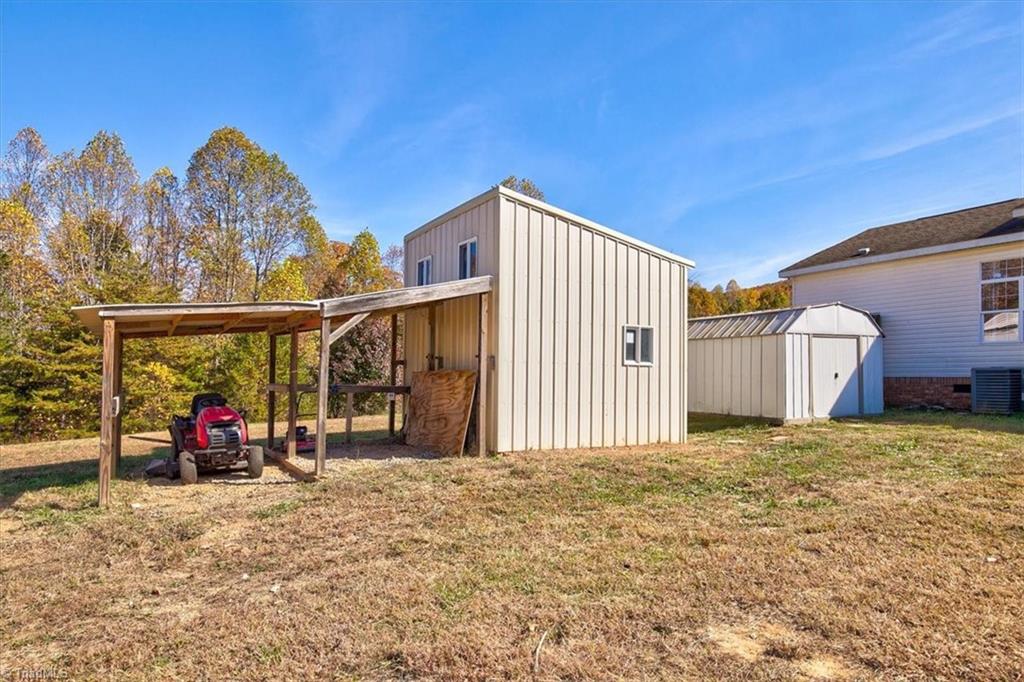 1040 Robin Road Walnut Cove, NC 27052 - Photo 44 of 50 Gallery Image 44