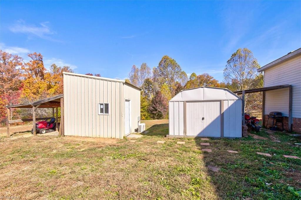 1040 Robin Road Walnut Cove, NC 27052 - Photo 45 of 50 Gallery Image 45