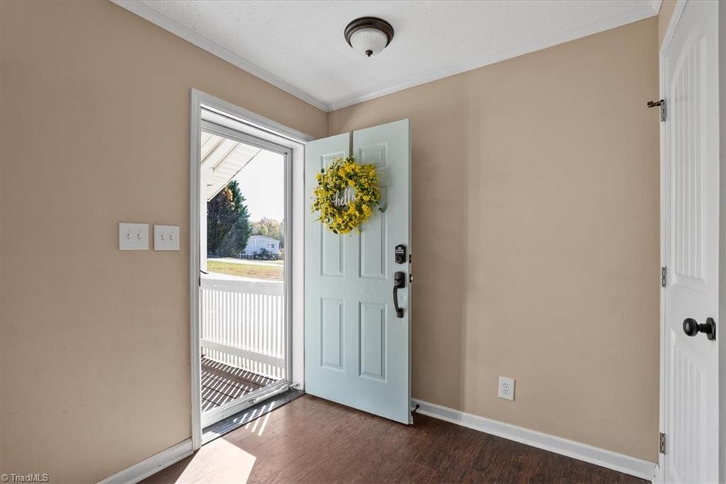 1040 Robin Road Walnut Cove, NC 27052 - Photo 5 of 50 Gallery Image 5