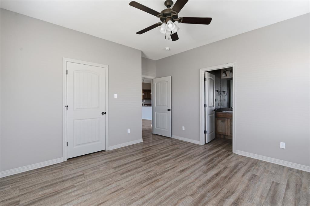 101 Capps Street, Unit D Rio Vista, TX 76093 - Photo 13 of 26