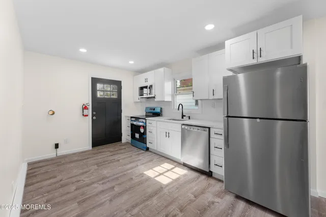 $2,650 | 9 Beacon Terrace, Unit 1, Keansburg, NJ 07734