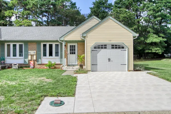 $229,900 | 12A Birchwood Drive, Unit B, Whiting, NJ 08759