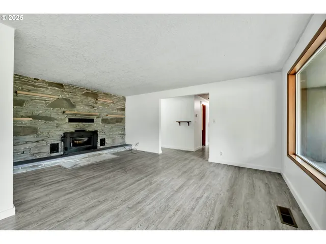 $485,000 | 26019 Marina Road, Veneta, OR 97487