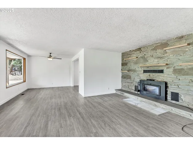 $485,000 | 26019 Marina Road, Veneta, OR 97487