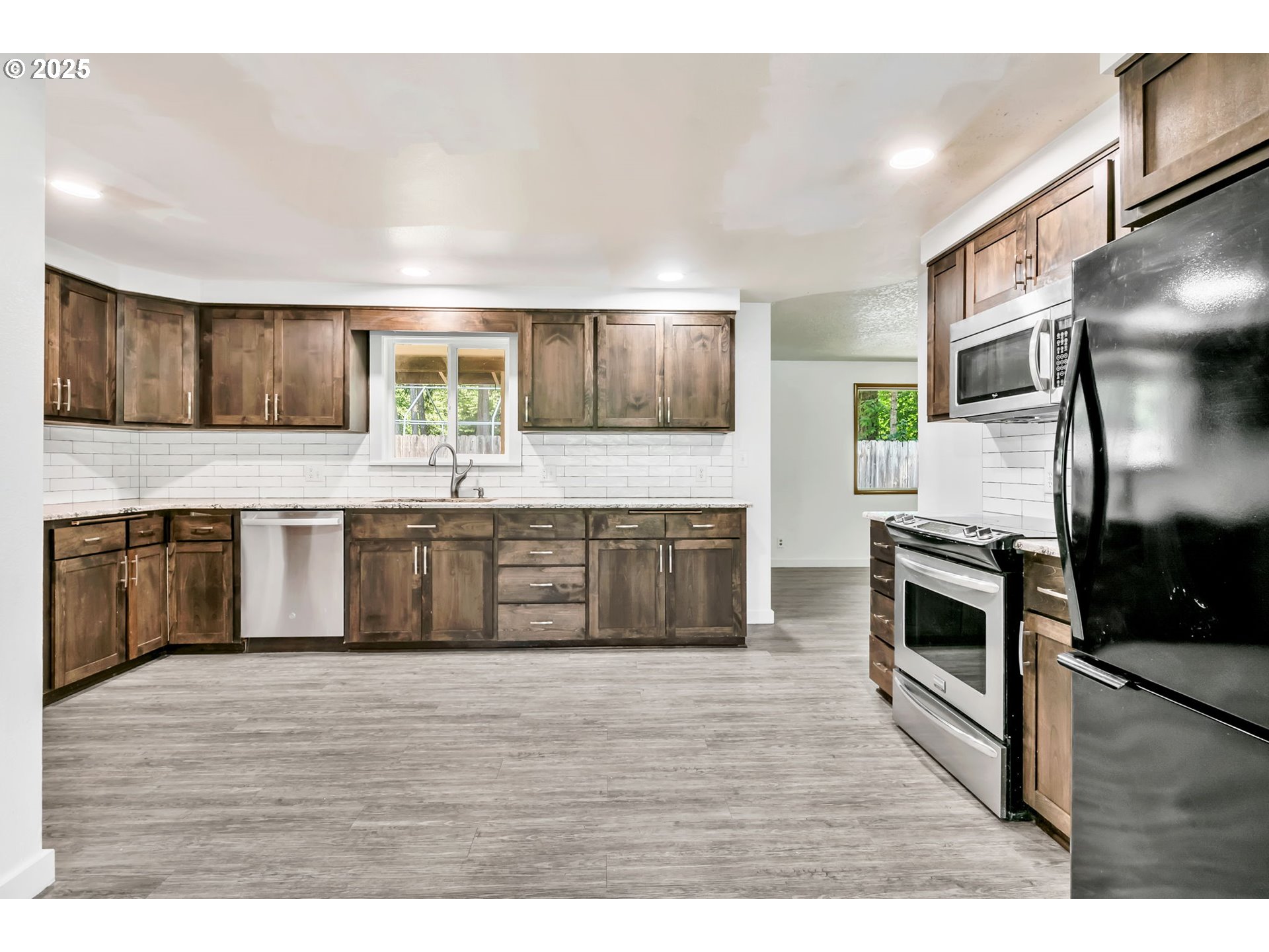 26019 Marina Road Veneta, OR 97487 - Photo 9 of 28