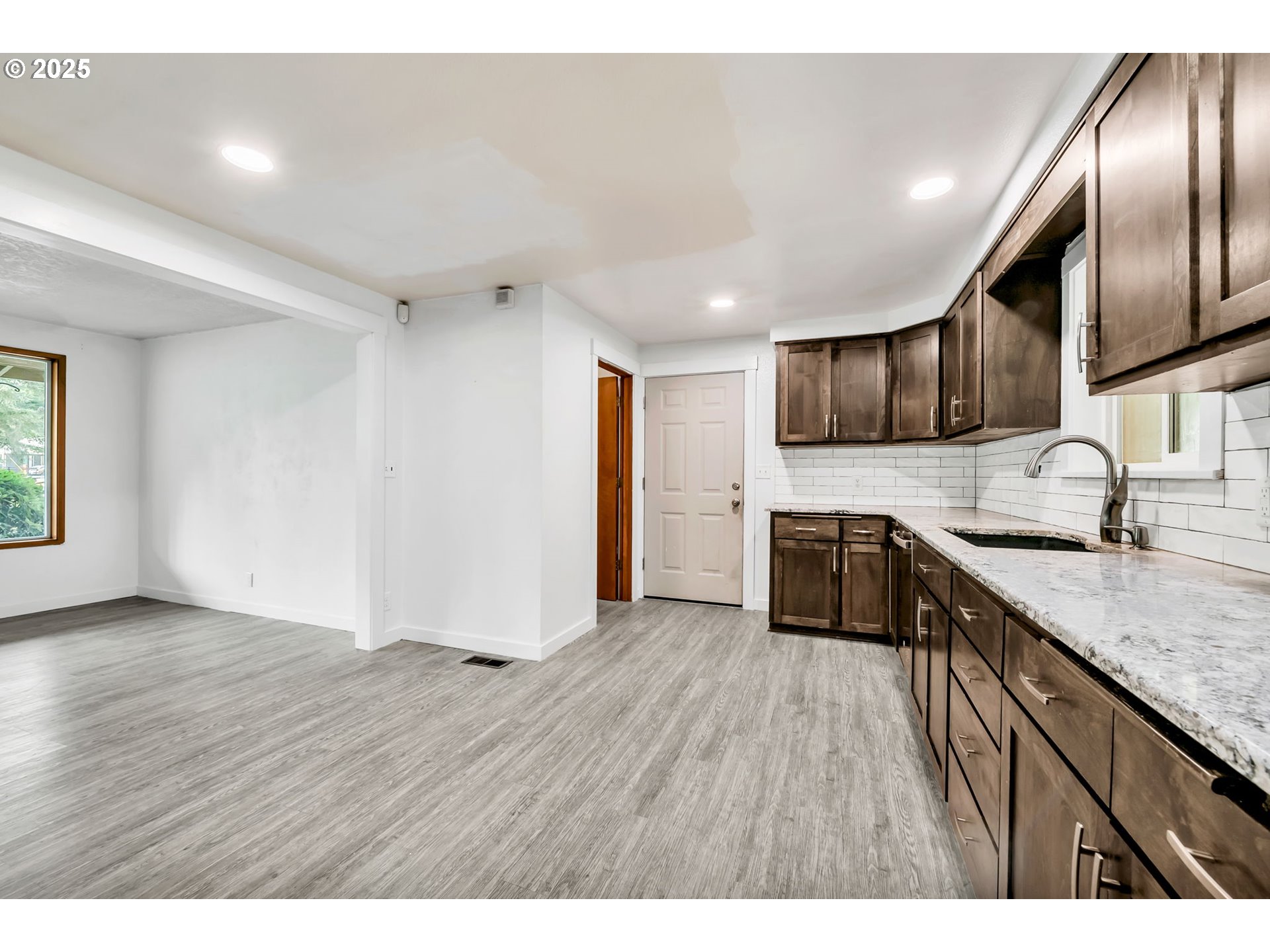 26019 Marina Road Veneta, OR 97487 - Photo 10 of 28