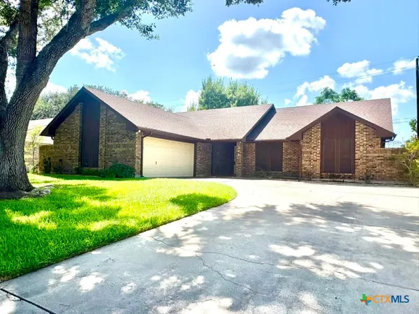 $259,000 | 304 Windy Way Drive, Victoria, TX 77904