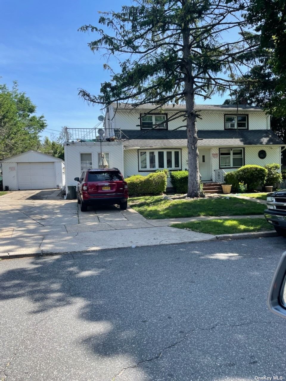 2 Parkwood Road, Westbury, NY 11590 Compass