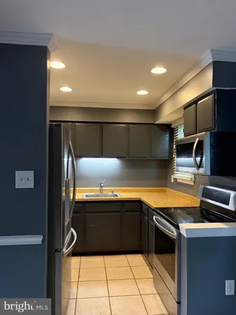 $2,950 | 6662 Ducketts Lane, Unit 186, Elkridge, MD 21075