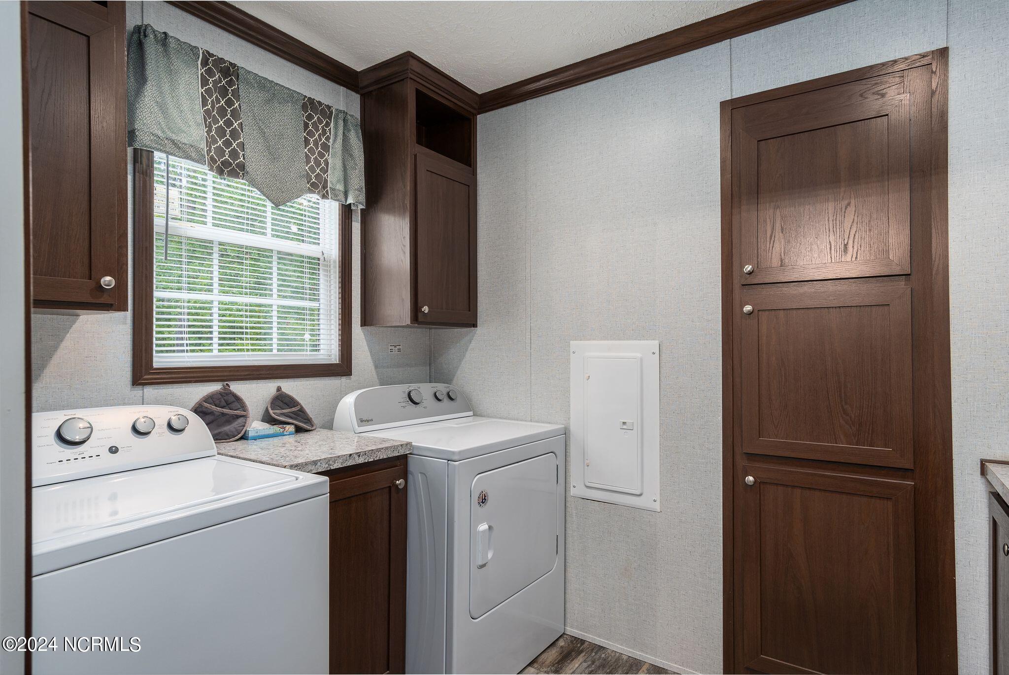 10320 Neuse Road Grantsboro, NC 28529 - Photo 35 of 55 Laundry