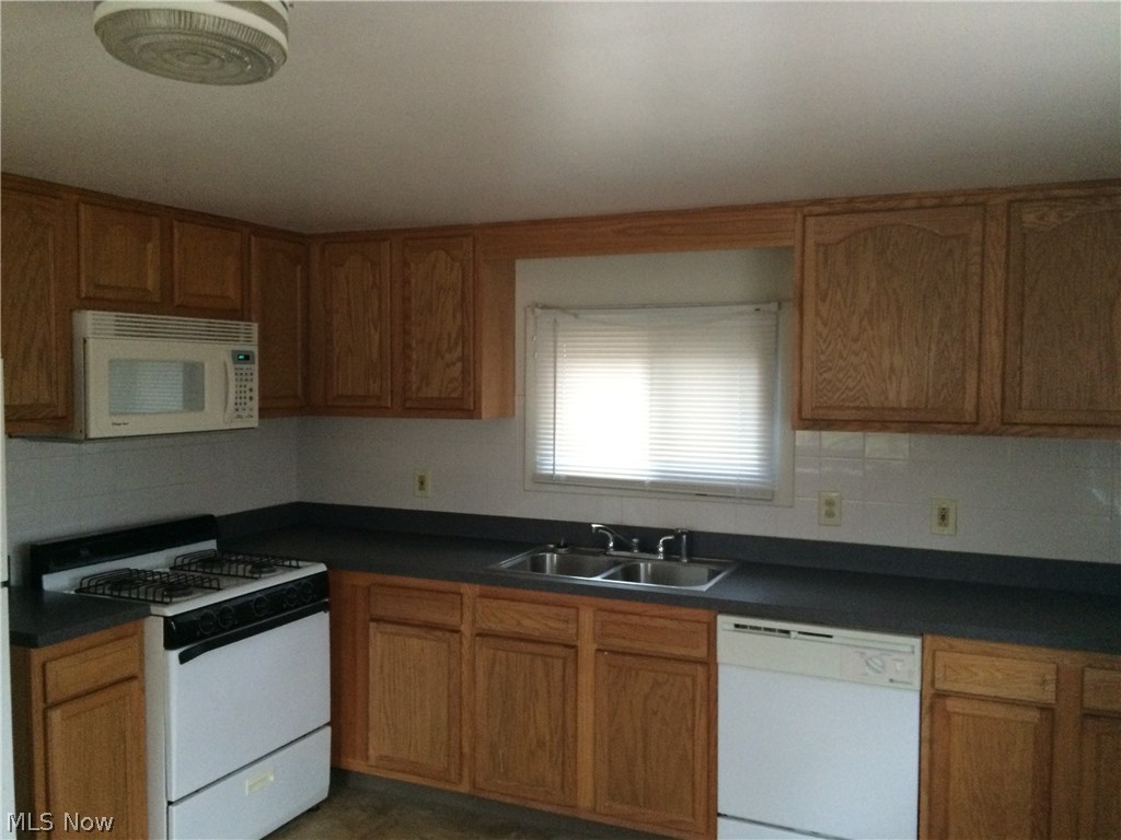3941 Bluestone Road Cleveland Heights, OH 44121 - Photo 2 of 8