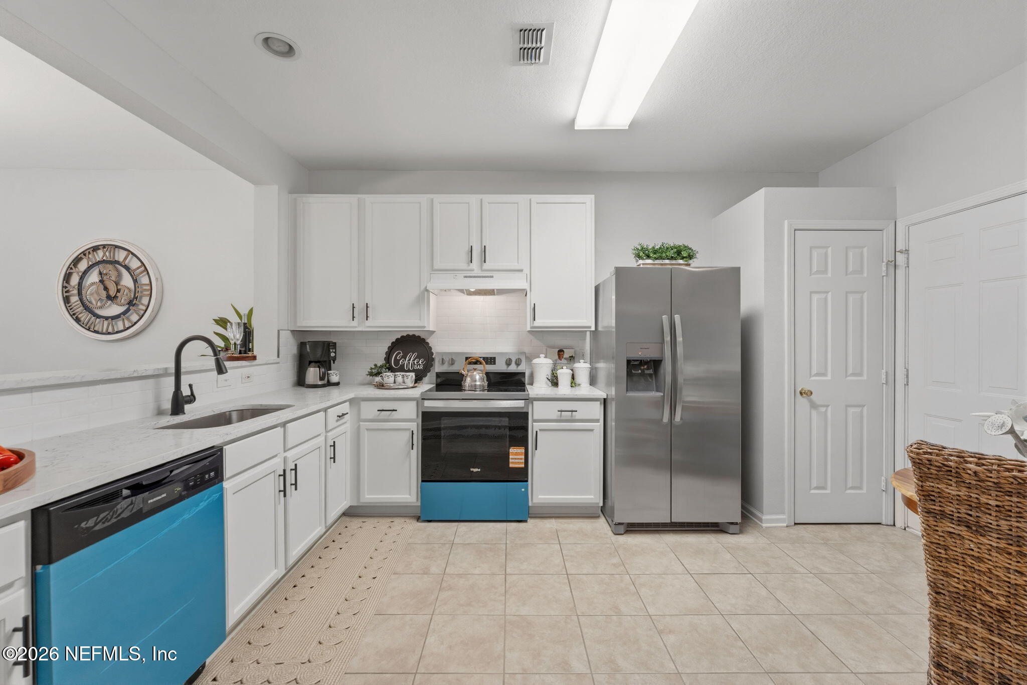 7990 Baymeadows Road East, Unit 1705 Jacksonville, FL 32256 - Photo 4 of 29 8-web-or-mls-DSC09870